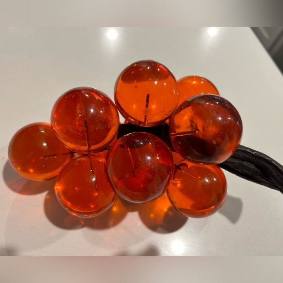 Vintage lucite grapes cluster! - Picture 4 of 7
